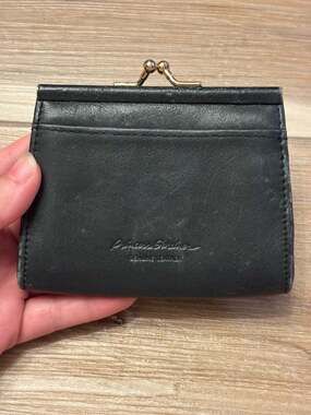 Princess Gardner Vintage Genuine Leather Kiss Lock Change Purse